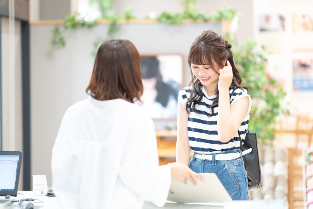 振袖レンタル(成人式)木津川市・精華町・京田辺市_フォトスタジオワタナベ(渡辺写真館)京都木津川店_振袖レンタル受付姿