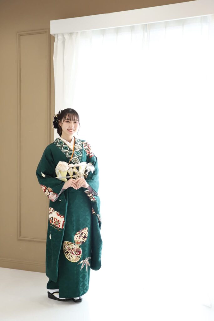 振袖レンタル(成人式)木津川市・精華町・京田辺市_フォトスタジオワタナベ(渡辺写真館)京都木津川店_前撮り緑着物姿