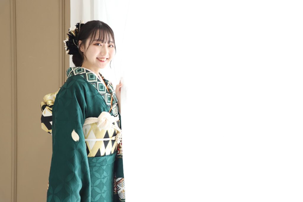振袖レンタル(成人式)木津川市・精華町・京田辺市_フォトスタジオワタナベ(渡辺写真館)京都木津川店_振袖レンタル_緑着物